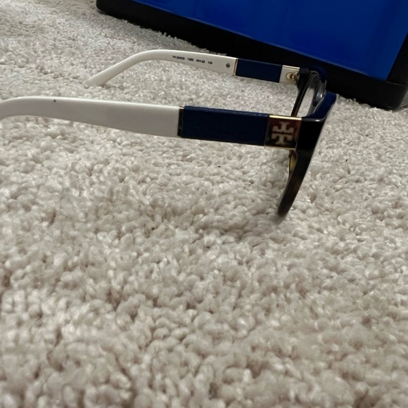 Tory Burch glasses with clear lens no prescription in them - Picture 2 of 3